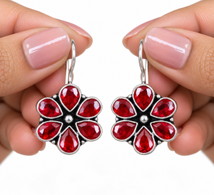 Boucles d'oreilles pendantes florales en argent oxydé |   Boucles d'oreilles pendantes multicolores en pierres précieuses |   Bijoux indiens faits à la main pour femmes, pour les fêtes | - Product Image 1