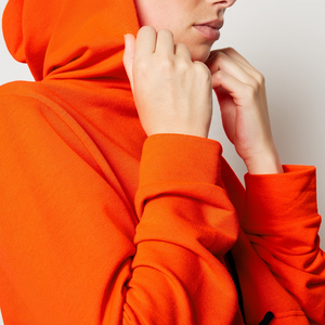 Nueva sudadera con capucha corta de invierno para mujer, hecha a medida, con patrón liso, manga larga, informal, talla grande, con bordado frontal y forro polar de secado rápido. - Product Image 6