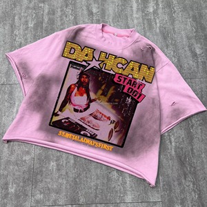 Camiseta Oversize Rosa con Gráfico Desgastado y Estampado de Retrato YK, Corte Holgado, 100% Algodón, Estilo Casual Urbano, Personalizada - Product Image 3