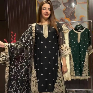 Traje con Bordado de Lentejuelas ZIMMY CHOO, Top, Pantalón y Dupatta - Product Image 1