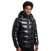 Manteau d'hiver pour homme, noir, à capuche, rembourré, imperméable, fermeture éclair, vêtement d'extérieur décontracté, coupe classique, couleur unie, en polyester