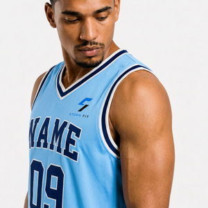 Camiseta de Baloncesto Personalizada para Hombre, Azul Claro, Cuello en V, Sin Mangas, Impresión Sublimada con Nombre y Número 09, Transpirable, Absorbe la Humedad, 100% - Product Image 4