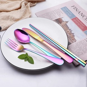 Ensemble de couverts en acier inoxydable arc-en-ciel, finition miroir, passe au lave-vaisselle, design moderne pour les occasions festives - Product Image 3