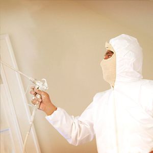 Overoles Desechables Microporosos Blancos Extra Grandes, Paquete de 5, Trajes Ligeros para Materiales Peligrosos, con Capucha, Puños Elásticos y Protección Lumbar - Product Image 6