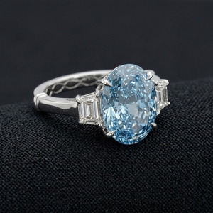 Anillo de Boda Moderno de Platino Sólido con Diamantes para Mujer, Joyería Certificada IGI con un Elegante Diseño de Acabado Brillante - Product Image 3