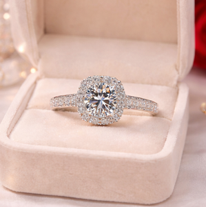 Nouvelle bague de fiançailles et de mariage unisexe de luxe haut de gamme plaquée or avec diamant synthétique, personnalisable, vente en gros - Product Image 2