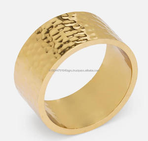 Vente en gros de 4 ronds de serviette texturés en métal doré faits à la main pour mariage et dîner Vaisselle Porte-serviettes Décoration de table - Product Image 2