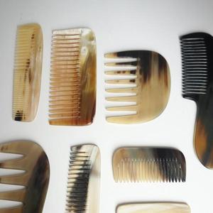Peigne à barbe de luxe en corne de buffle, fait main, à dents larges, outil de toilettage capillaire en corne naturelle, finition polie, vente en gros personnalisée - Product Image 4