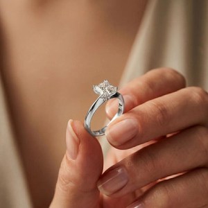 Anillo solitario de moissanita con corte Asscher de 1 quilate, muy vendido, para unisex, plata de ley 925, regalo de boda para novia - Product Image 3