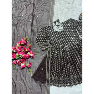 Salwar Kameez en polyester de créateur, tenue de soirée avec haut, pantalon et dupatta - Product Image 4