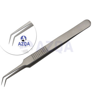 Pince à épiler professionnelle en acier inoxydable à angle de 45 degrés avec poignée dentelée pour l'application et l'isolation des cils - Product Image 2