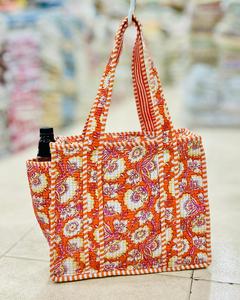 Quilted Cotton Tote Bag Floral Print Washable Shoulder Handbag Zipper Shopper for Travel Shopping Daily Use - Product Image 3
