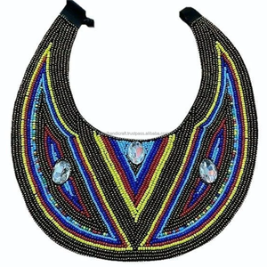 Collier brodé de perles de rocaille au design élégant et tendance, idéal pour les mariages romantiques et l'art de la mode féminine - Product Image 1