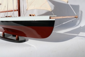 Modelo de Barco de Vela de Madera Hecho a Mano - Clásico Velero Americano con Acabado Pintado, Modelo a Escala de Yate para Decoración del Hogar, Estilo Puritano - Product Image 4