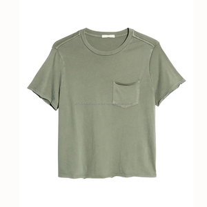 Camiseta de cuello redondo para mujer personalizada con bordes rizados y ajuste relajado - Product Image 5