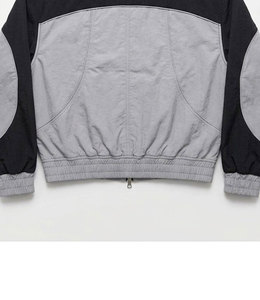 เสื้อแจ็คเก็ตบอมเบอร์มีฮู้ดสำหรับผู้ชาย สีสันตัดกัน กันลม ปิดด้วยซิป สไตล์สปอร์ต ผลิตจากโพลีเอสเตอร์ เหมาะสำหรับใส่ในฤดูใบไม้ร่วง - Product Image 4