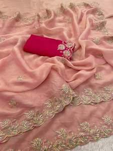 Sari indio de alta calidad en chiffon moss con lentejuelas, bordado multicolor y borde con trabajo de corte, con blusa bordada. - Product Image 5