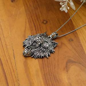 Collier pendentif tête de loup en laiton, bijoux loup viking en argent oxydé, pendentif animal gothique - Product Image 3
