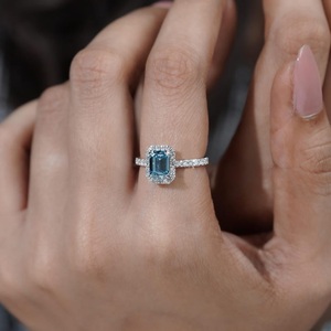 Bague de fiançailles en or blanc 14 carats avec diamant bleu fantaisie de taille émeraude cultivé en laboratoire pour femme, certifié IGI, 4g, pour promesse de mariage - Product Image 6