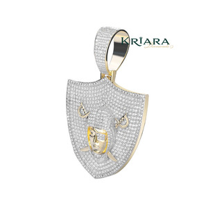 Pendentif Bouclier en Argent 925 avec Moissanite Ronde Taille Brillant, Plaqué Or 18K et 14K, Cadeau de Luxe pour Homme à Porter au Quotidien - Product Image 5
