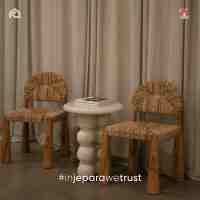 Fauteuil d'appoint Kinanthi en rotin tressé à la main et teck, style mi-siècle, antique, durable, ergonomique, en laine, personnalisable, pour salon et hôtel
