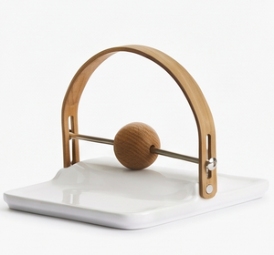 Porte-serviettes en bois nordique avec base en céramique et design boule en bois pour la décoration de table moderne et l'utilisation en cuisine - Product Image 6
