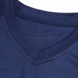 Uniforme de football à prix avantageux, tissu doux, design personnalisé, best-seller, en vente en ligne - Product Image 3