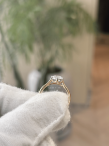 Bague de fiançailles solitaire en or massif avec diamant rond de laboratoire de qualité supérieure, taille tulipe, 1,80 carat VS EF, cadeau pour femme, bijoux - Product Image 3