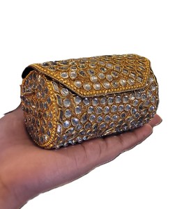 Bolso de Mano de Novia Rectangular de Lujo con Adornos de Perlas, Forro de Satén, Cierre Magnético y Detalles de Pedrería - Regalo - Product Image 3