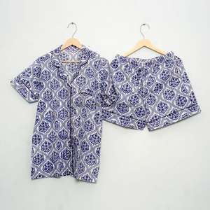 Conjunto de Pijama Corto 100% Algodón Puro, Elegante y Clásico, Estampado a Mano, con Bolsillos, Suave y Transpirable, Ideal para Vacaciones de Verano - Product Image 2