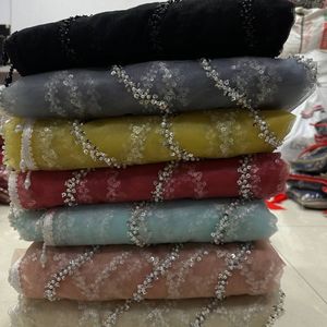 Sari en résille de créateur pour soirée, orné de perles, de paillettes et de broderies de perles, avec un chemisier en résille non cousu pour femme - Product Image 4
