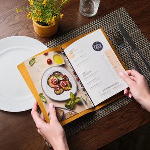 ที่ใส่เมนูหนังแท้พับได้ ดีไซน์หรูหรา ปกป้องอย่างดี ใช้งานสะดวก เหมาะสำหรับร้านอาหาร คาเฟ่ โรงแรม รุ่น LMC-0162 - Product Image 2