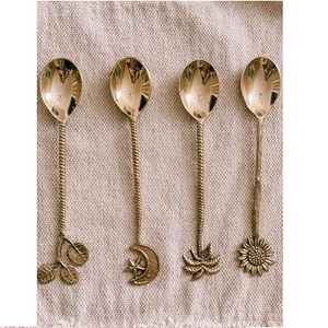 Dinner <b>Table</b> Dinner Kitchen <b>Gold</b> Plated Finishing Cutlery Set Hand Engraved For Tableware Use Metal Cutlery - Product Image 1