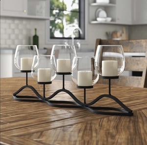 Support moderne en métal noir ondulé avec 5 bougeoirs cylindriques en verre transparent amovibles pour une décoration élégante de centre de table - Product Image 1