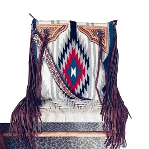 Sac à bandoulière en cuir véritable pour femmes occidentales Style bohème avec fleurs usinées à la main Sac de messager Porte-monnaie Meilleur prix - Product Image 1