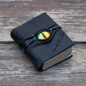 Mini journal en cuir œil de dragon, carnet de notes gothique de poche, livre de sorts fantastique à couverture rigide, journal inspiré de Hocus Pocus avec œil de monstre - Product Image 2