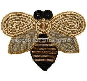 Ornement suspendu vintage en acier inoxydable perlé, tendance chrétienne, fait main, avec broderie de caméra et décor de film à paillettes, style Studio Vibe - Product Image 2