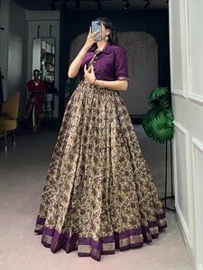 Conjunto de Camisa y Falda Larga hasta el Tobillo de Algodón con Estampado Floral Indio/Pakistaní para Mujer, de Secado Rápido, con Pliegues, Color Morado, para Festivales - Product Image 4