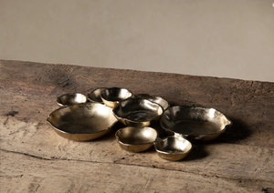 Cuenco de lujo texturizado dorado de varias secciones, elegante plato de latón para frutos secos, plato de aperitivos con forma orgánica, cuencos en racimo. - Product Image 3
