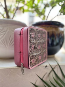 New Design Hand Tooled Leather Stylish <b>Makeup</b> Cosmetic Storage Box Handmade <b>Makeup</b> Box , Hot Sale Vanity Bathroom <b>Organizer</b> Box - Product Image 4