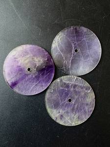 A K Gems Cadran de montre en malachite naturelle à coupe plate, couleur violet, pierre précieuse personnalisée, épaisseur 0,9 mm, taille 28,5 mm, trou central de 2 mm, modèle Ak - Product Image 5