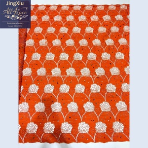 Tissu de dentelle guipure africaine orange de luxe brodé et ajouré avec strass thermocollants pour robe nigériane Aso Ebi Boubou - Product Image 3