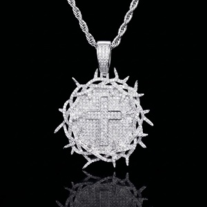 Collier pendentif croix couronne d'épines plaqué or, micro-pavé de cristaux et strass, bijou de charme chrétien - Product Image 5