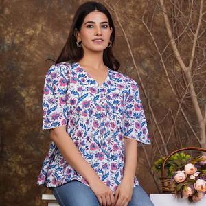 Chic bohème Chic bohème blanc coton haut bleu clair Floral main bloc imprimé à manches courtes Peplum Blouse tenue décontractée - Product Image 1