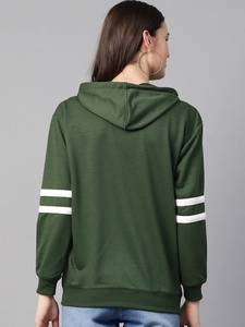 Sudadera con capucha verde para mujer con estampado de letras blancas y rayas en las mangas, top informal tipo jersey - Product Image 3