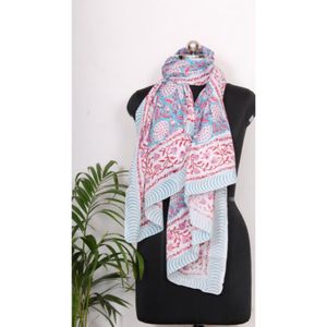 Paréo de plage en coton décoratif fait main, imprimé, personnalisable, pour la natation et comme écharpe ou robe. - Product Image 2