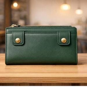 Cette trousse en cuir est conçue pour ranger les sacs. - Product Image 6