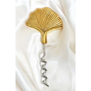 Sacacorchos y tapón de corcho dorados Habitat: elegante y moderno abridor de botellas de vino de latón y accesorio de bar para el hogar y regalos. - Product Image 2
