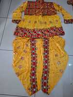 Ensemble Dhoti Kediyu en Rayonne Lourde pour Hommes avec Broderie Miroir Bicolore – Tenue Traditionnelle Navratri Garba