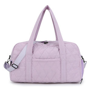 Sac de voyage matelassé en polyester avec fermeture éclair, grande capacité, pliable, sac de week-end pour femme, idéal pour la gym et les voyages - Product Image 3
